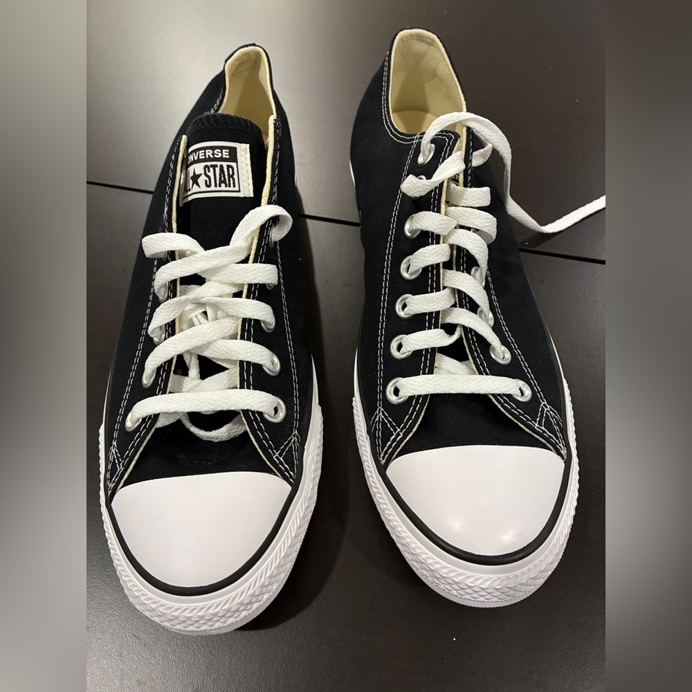 Converse All Star Black and White Sneakers-Mens 10/Womens 12/EUR 44-NIB
